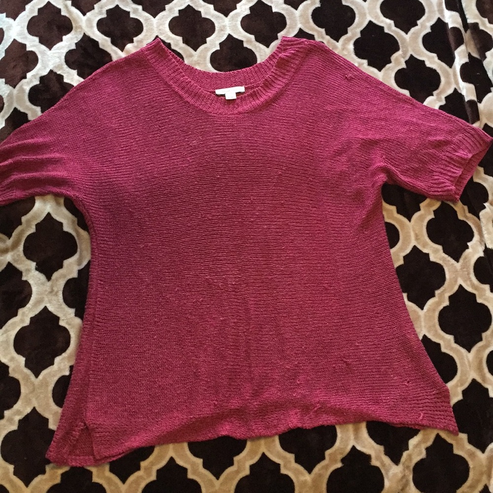 Thin short sleeved fuchsia boatneck linen sweater